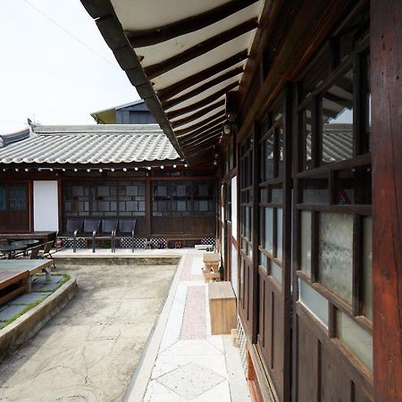 Bonghwangjae Hanok Guesthouse Gongju Εξωτερικό φωτογραφία